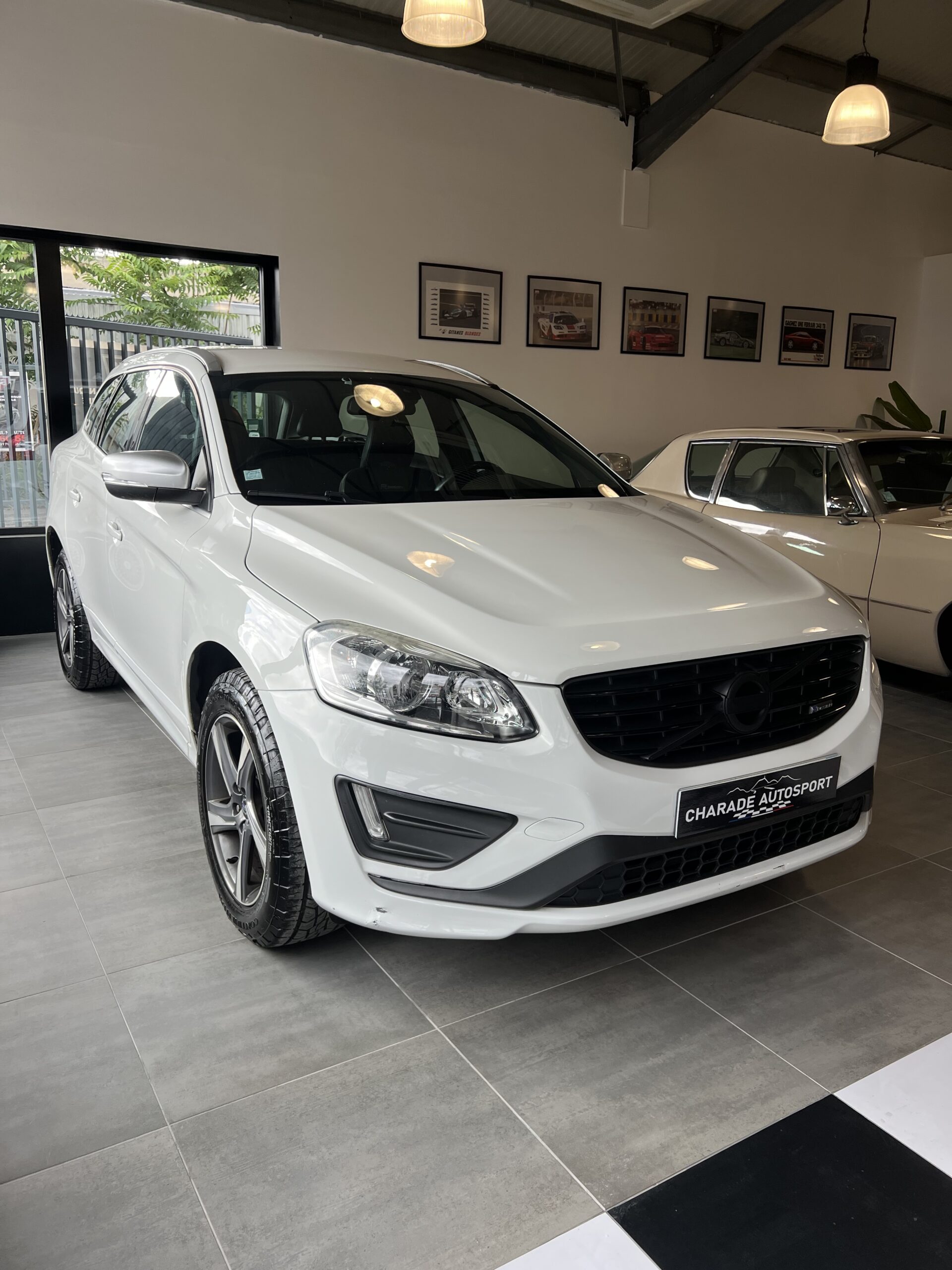 VOLVO XC60 D4 AWD R-DESIGN