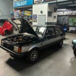 Talbot Sunbeam Lotus 2.2 en vente chez Charade Autosport. Avant capot ouvert et vue sur le moteur