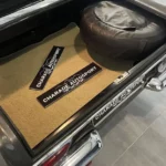 Coffre d'une Mercedes-Benz 280 SL Cabriolet 1971 – Charade Auto Sport