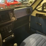 Intérieur de la Citroën Visa Chrono II sieges et portière intérieure visibles